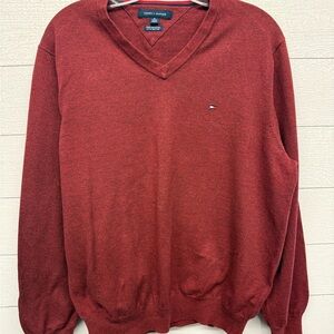 Tommy Hilfiger Men's Burgundy V-Neck Sweater